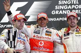 This is an exact replica of the helmet worn by lewis hamilton in the 2009 formula 1 season. Singapore F1 2016 Formula 1 Night Race Singapore Grand Prix Singapore Grand Prix Formula 1 Singapore Airlines