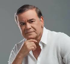 Una imagen bastó para sacudir la memoria vallenata. Carlos Bloom, mánager  de prestigio y respeto, apareció en sus redes junto a Iván Villazón y el  acordeonero Beto Villa, la dupla que marcó