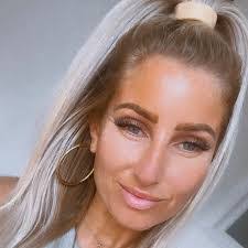 Kate Blackham's Instagram, Twitter & Facebook