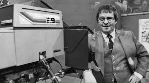 Ernie sigley is alive and is a celebrity tv show host. G7gsnzfiszesxm