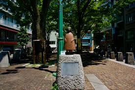 kimichan statue