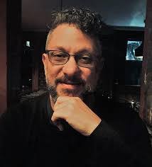 Stephen Farah's Instagram, Twitter & Facebook