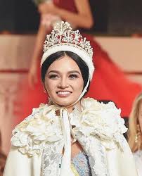 Pinay beauty queens megan young, pia wurtzbach, angelia ong, and kylie verzosa joined forces for harper's bazaar vietnam's 10th anniversary. Filipino Beauty Queens How They Looked Then And Now L Fe The Philippine Star