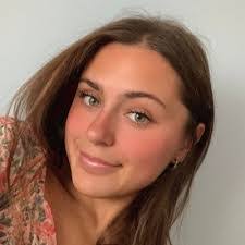 Alyssa Perugini's Instagram, Twitter & Facebook