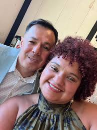 I finally succeeded in getting a good pic 🤩🤩 could someone work their  magic and take the coffee maker out of the background.. married 10 years  and Finally one I love. Thanks