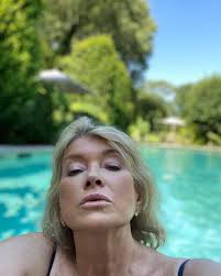 Martha Stewart, queen of thirst traps, drops a sexy, new snap