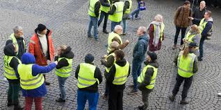 Vanuit frankrijk, met een franse telefoon, naar huis bellen. Vandaag Protest Van Gele Hesjes In Nederland Belgie En Frankrijk Blik Op Nieuws