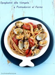 Spaghetti Alle Vongole E Pomodorini Al Forno Cucchiaio E Pentolone Spaghetti Alle Vongole Pomodorini Idee Alimentari