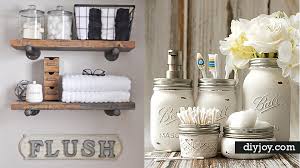 Add a taste of beachside vintage to your bathroom with this great diy idea: 33 Diy Decor Ideas For The Bathroom