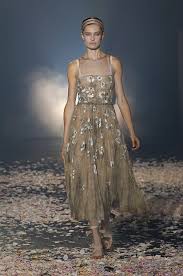 Dior abiti da sera 2019 : Abiti Da Cerimonia Le Tendenze Piu Glamour Per La Primavera 2019 My Luxury