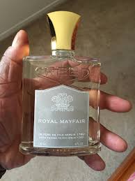 Üst notalar cin, kireç ve çam ağacıdır; Royal Mayfair By Creed 2015 Basenotes Net