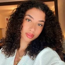 Jenny Dao's Instagram, Twitter & Facebook