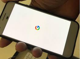 Begin by holding down the power key in order to switch off the smartphone. Solved Fix Google Pixel 2 Stuck In Bootloop At Startup On G Screen Android Tutorial