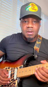 Shredding some 🎸 over Fall Back by @lithe 🔥🔥🔥🔥!! #Godsgift #Guitarlife  #Grateful #Blessed #thedarrinjacksonencounter #fenderstratocaster  #line6helix #cornerstoneimperium #hiphopvibes #guitarvibes🎸 #