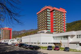 Pentru a afla ofertele si disponibilitatea, completati mai jos data de intrare, nr de nopti, transport, configuratia camerei (adulti, copii), masa si apasati. Complex Balnear Cozia CÄƒlimÄƒnesti Precios Actualizados 2021