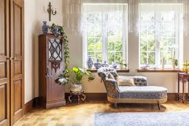 Tour the most inspiring interiors, browse colorful home decor, and stay up to date on the latest trends in interior decorating. How To Decorate In The English Country Style