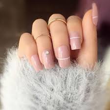 Un patrón favorito para los diseños de uñas acrílicas 2020 es mezclar un color sólido con un brillo en un tono similar. 42 Mejores Disenos De Unas En Tendencia 2020 Decoracion