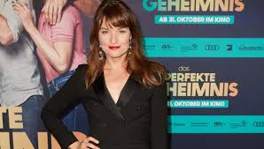 Demnach wird die letzte folge mit klink, die in der serie die rolle der rechtsanwältin alexandra holtkamp spielt, im winter 2020/2021 ausgestrahlt. Ina Paule Klink Nach 20 Jahren Sie Steigt Bei Wilsberg Aus Bunte De