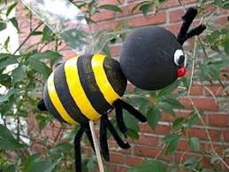Perfect for friends & family to wish them a happy birthday on their special day. 48 Beautiful And Creative Bee Craft Ideas Feltmagnet