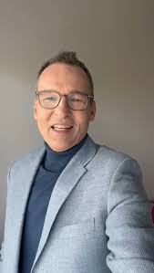 Instytut Politologii UG added a...