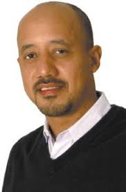 Lawrence Honra a sus Héroes