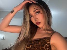 Lily Le's Instagram, Twitter & Facebook