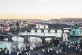 Dünya'nın en güzel şehirlerinden biri olarak anılan ve çek cumhuriyeti'nin başkenti prag, vltava nehri üzerinde yer alır. Uluslararasi Multidisipliner Kongre Prag Cek Cumhuriyeti Doga Dergisi