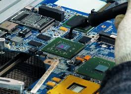 Ohne das notebook in regelmäßigen abständen von innen reinigen zu lassen, können durch hitzestau im lüftungskanal die northbridge und der grafikchip in mitleidenschaft gezogen werden. Notebook Reparatur Laptop Reparatur In Berlin Macservice030 Apple Mac Laptop Reparatur Service In Berlin