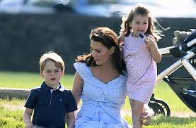 Prince william, catherine, duchess of cambridge, prince george, princess charlotte and prince louis with sir david attenborough in the gardens the video appears to be first time fans have heard louis speak, and the first time they've heard george and charlotte speak straight to a camera. Kate Middleton S Clever Trick To Get Prince George And Princess Charlotte To Behave On Long Car Journey Goodtoknow