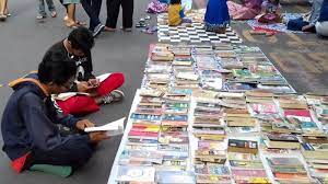 Maybe you would like to learn more about one of these? Wow Sekarang Ada Perpustakaan Jalanan Nikmati Baca Buku Gratis Di Pinggir Jalan Tribun Travel