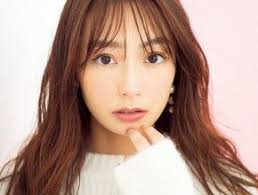 田中みな実ちゃんが実践 背中見せトップスに合う 低めおだんごアレンジ 美人百花デジタル 宇垣美里 美人百花 あざ