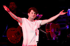 You've been runnin' round, runnin' round, runnin' round throwin' that dirt all on my name. Lirik Lagu Charlie Puth Attention Okezone Celebrity