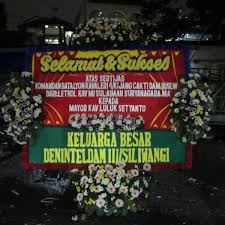 Selain itu ketinggian tanaman berbunga kuning ini juga sangat bergantung pada jenis spesiesnya. Bunga Papan Selamat Sukses Ss1007 Toko Bunga Bandung