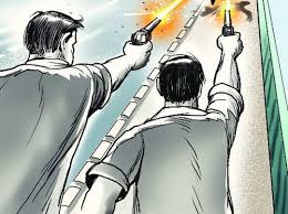 Dabang came from a car written by the Uttar Pradesh government, started  firing indiscriminately by taking out pistols from the waist, a middle-aged  injured due to bullet | बकरा खरीदने को लेकर