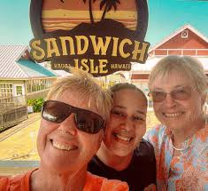 Shawna (in the middle) and her brother Stevie…best sandwich makers