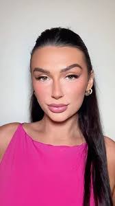 Shelby Kearns's Instagram, Twitter & Facebook