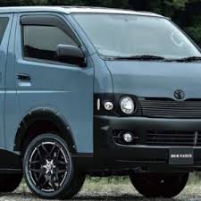 実はお手軽なの t s dのリフトアップでオフローダーなハイエースに変身 スタイルワゴン ドレスアップナビ カードレスアップの情報を発信するwebサイト ハイエース 車の塗装 アウトドア 車