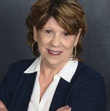 Donna Shearer's Instagram, Twitter & Facebook