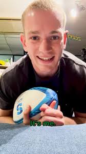 🎥LIGHTS, CAMERA, BEAVER🍿 After the 2011 Rugby World Cup 🏆 heroics of our  dear friend Mr Stephen 'Beaver' Donald 🇳🇿 NZ's Tinsel Town ✨ decided to  put 'The Kick' up in lights💡.