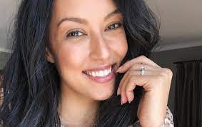 Nett ist die kleine schwester von scheiãÿe zeigt, dass charisma erlernbar ist, wie charme perfekte manieren ersetzt und verrã¤t die. Rebecca Mir So Suss Ist Ihre Kleine Schwester