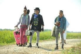 Directed by mawi, this movie is a continuation of the telemovie rock sangkut. Ada Sedikit Kelemahan Namun Sindiran Dan Sinikal Cara Mawi Dalam Tiada Tajuk Wayang Mstar