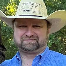 Shane Winters's Instagram, Twitter & Facebook