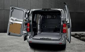 Deze peugeot expert hebben wij voorzien van een maatwerk interieur met originele stoffering en een. Peugeot Expert Professional Lwb 1 5blue Hdi 1200kg 100ps Van Brands Direct