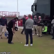 After sinking the putt, he raised his arms, turned to the crowd. Golf Pro Phil Mickelson Chips Ball Over Man S Head From 3 Feet Away Geekologie