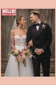 Und meistens sehen sie dabei umwerfend aus. Die Schonsten Brautkleider Der Stars Braut Brautkleid Kleid Hochzeit