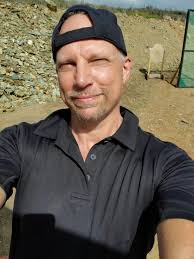 Jeremy Rae's Instagram, Twitter & Facebook