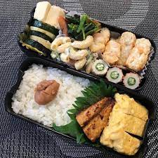 今日のお弁当 野菜のグリルの作り方 ブログで紹介してます 高野豆腐 野菜のグリル ほうれん草のバター炒め マカロニサラダ エビかつ オクラの煮浸しちくわ巻き 鯖の塩焼き 卵焼き お弁当記録 お弁当の記録 おべんとう お弁当箱 夫弁当 サンキュ