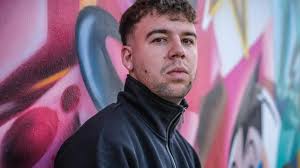 POLÉMICA VIRAL BANDERA CANARIAS QUEVEDO: Insultan a Quevedo por lucir la  bandera de Canarias