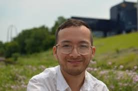 Shelly Graf's Instagram, Twitter & Facebook