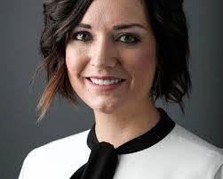 Sarah Mclellan's Instagram, Twitter & Facebook